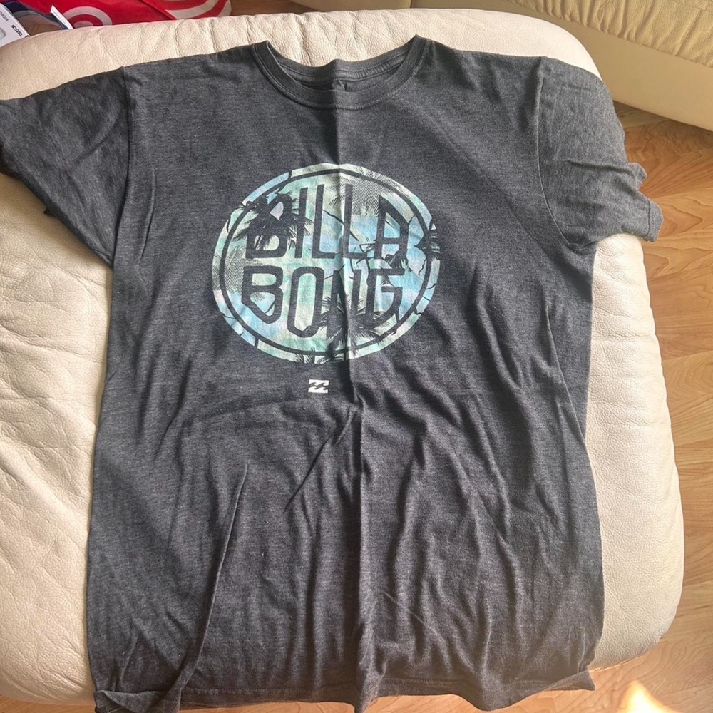 Billabong t-shirt size small